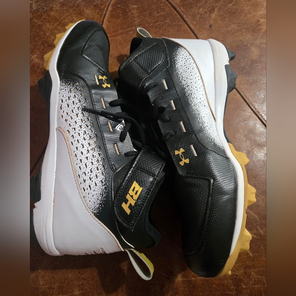 Size 13 Mens Under Armour Harper 6 Mid Baseball Cleats